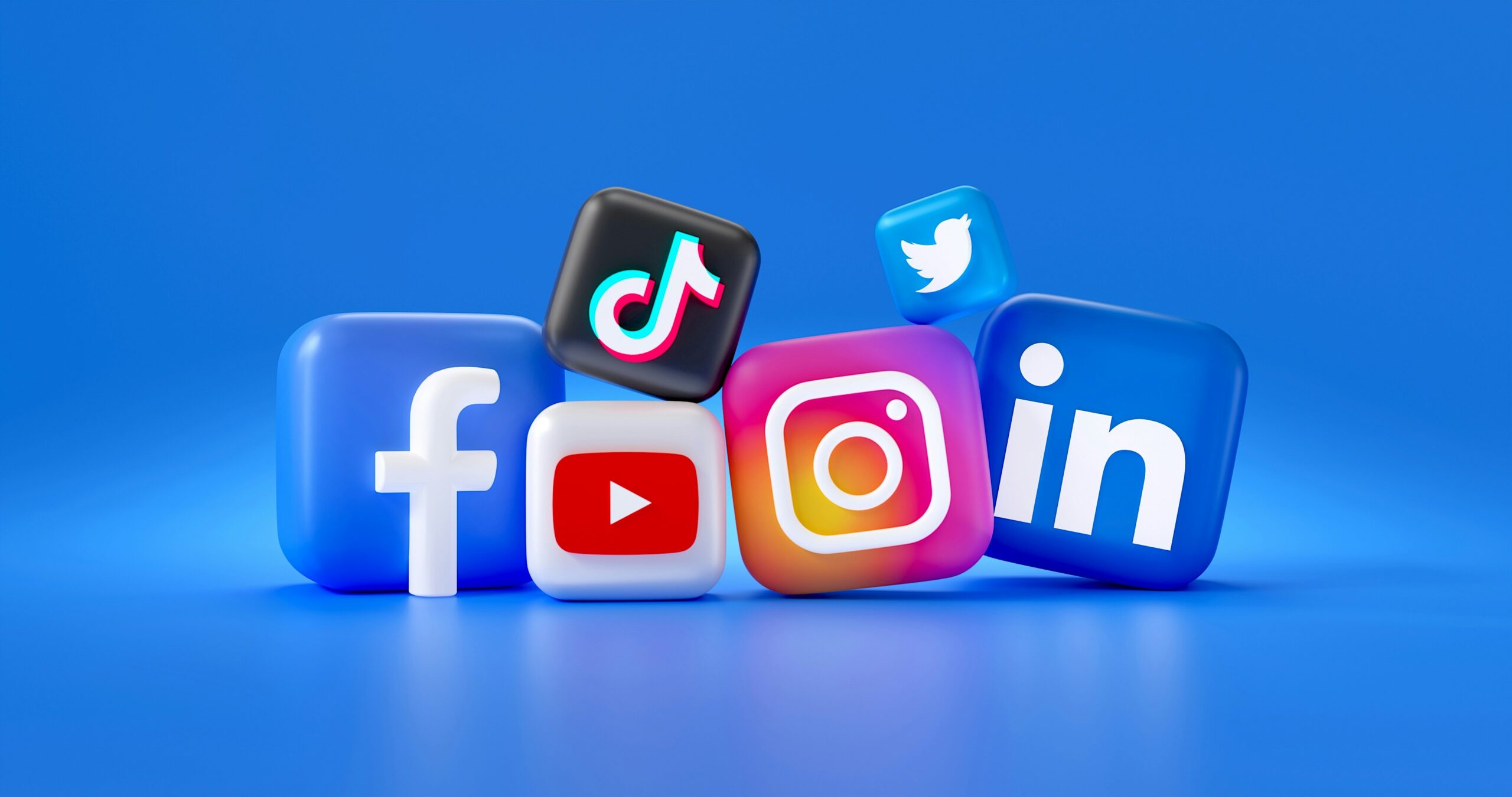 JonathonSpire: Reviews of Social Media Growth Services & Tools